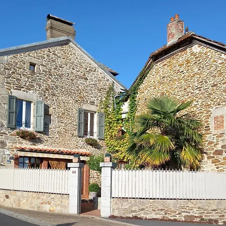 La Maison D'odette Et Daniel Vitrac (Cantal)