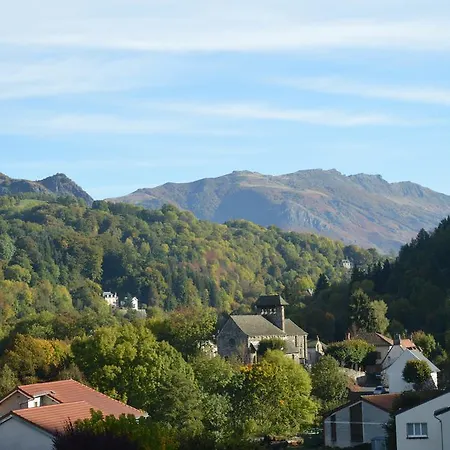 La Maison D'odette Et Daniel Hébergement de vacances Vitrac (Cantal)