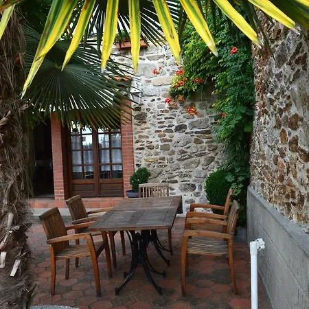 Holiday home La Maison D'odette Et Daniel Vitrac (Cantal)